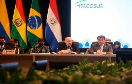 The closing of the negotiations was announced by Paraguay's Raúl Cano Ricciardi and Singapore's Gan Kim Yong
