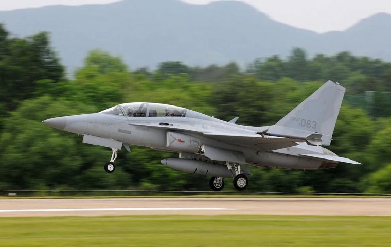 The FA-50 Golden Eagle, a combat jet jointly developed by Korea Aerospace Industries and US Lockheed Martin, is one of Argentine Air Force options
