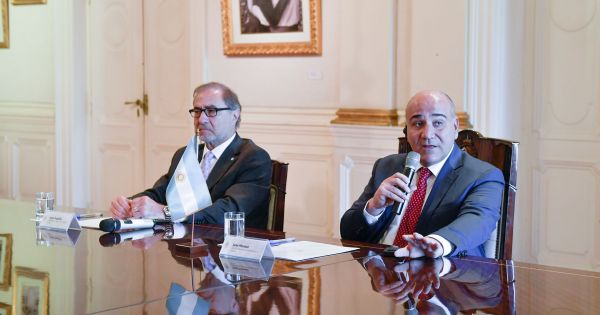 Senadores de EE.UU. discuten inversiones con el jefe de Gabinete de Argentina – MercoPress