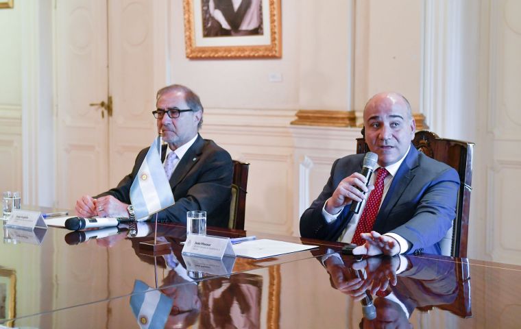 Joining Manzur was Argentina's Ambassador in Washington Jorge Argüello, while US Ambassador Stanley's role in Buenos Aires politics keeps increasing