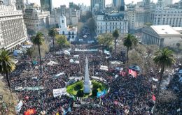 “I am pleased that the Argentine community is filling the squares today,” President Fernández said