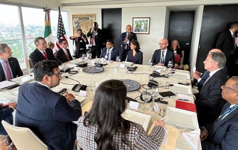 AMLO and Blinken also reviewed other issues such as migration, and security (ahead of next month's high-level meeting in Washington DC).