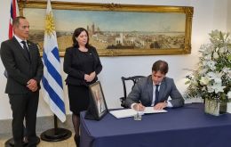 President Lacalle visited the residence of the British Ambassador in Montevideo