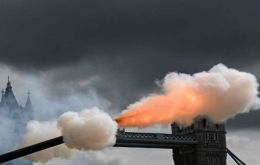 The first saw 96 rounds fired off – one every ten seconds – for each year of The Queen’s historic life. This Death Gun Salute was fired at 1300 on September 9. (Pic AFP)