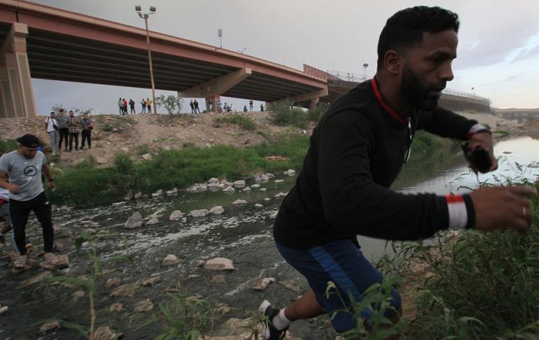 Arrestos de inmigrantes en la frontera México/Estados Unidos;  La mayoría son de Venezuela, Cuba y Nicaragua – MercoPress