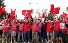 This eight-day strike, adhered by roughly 1,900 of Felixstowe’s 2,500 employees,  affects 60% of the country’s container port capacity.