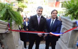 The restoration of the old embassy renews the bond between Uruguayans and Paraguayans, Abdo said during the ceremony. Photo: Dante Fernández / FocoUy