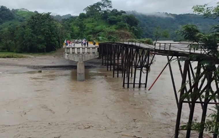 Tormenta tropical Carl mata a uno en México – Mercoprus