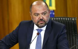 In the medium term, “the average salary of Brazilians will increase,” Labor Minister José Carlos Oliveira said 