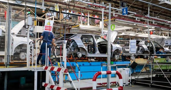 Car production halted in Argentine plant due to lack of imported parts - Vimarsana News