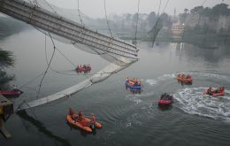 When the bridge was run by Morbi's City Hall, it had a cap of 20 people at any given time. Photo: Ajit Solanki / AP