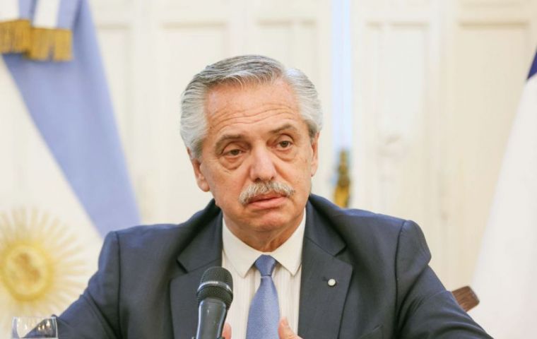 Cabinet Chief Juan Manzur sat in for President Fernández