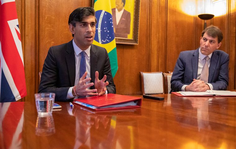 Staff from the two negotiating teams at the Brazilian Ministry of Economy