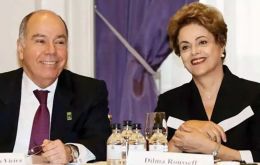 Former Foreign Minister Mauro Vieira  (L) is expected to return to the Itamaraty Palace