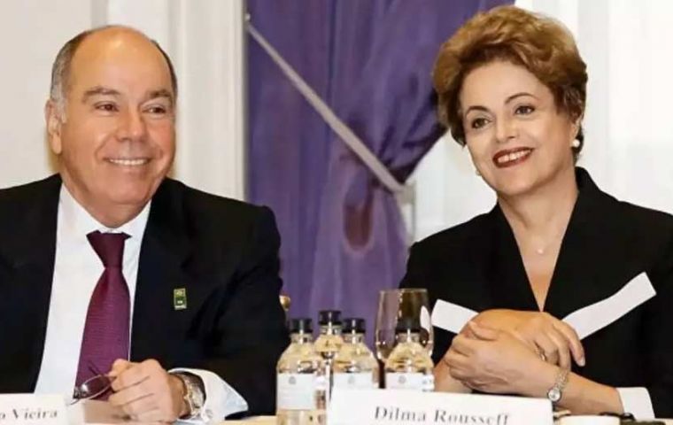 Former Foreign Minister Mauro Vieira  (L) is expected to return to the Itamaraty Palace