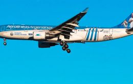 The Aerolineas Argentinas aircraft has been pained in a special livery for the Qatar World Cup