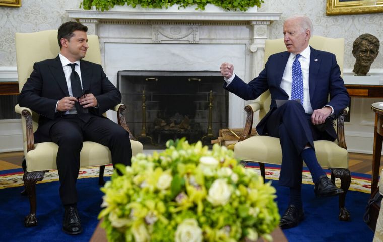 Biden praised Zelenski for speaking of peace, unlike Russia's Putin