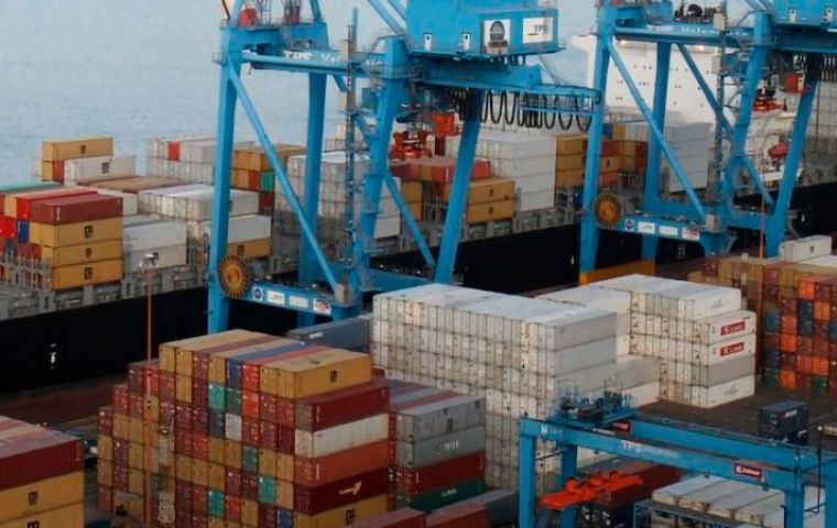 Exports increased by 19.3% in 2022 (daily average) compared to the previous year, with a daily average of US$ 1.3 billion (a new record in the historical series).
