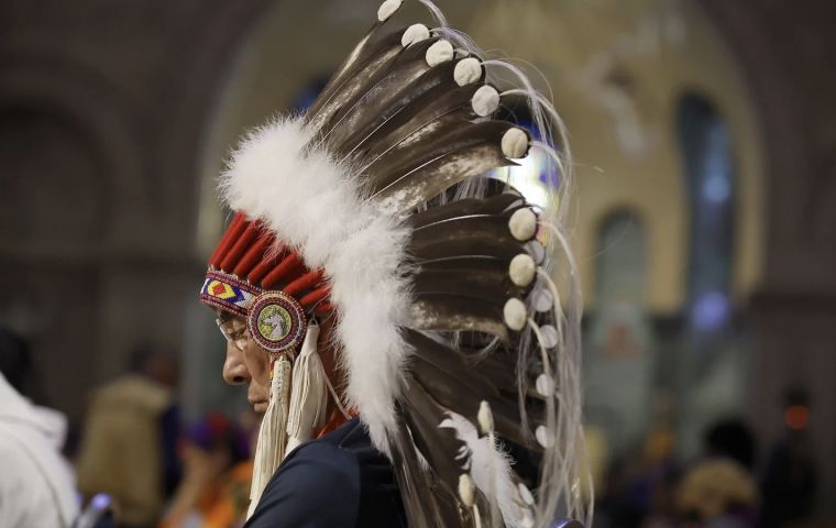 Starting in the early 19th century, the Canadian government forcibly removed Indigenous children from their families to take them to residential institutions under the church's administration.