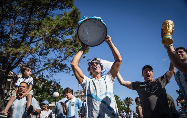 The Argentine exodus was noticeable the day Argentina won the World Cup. Photo: Sebastián Astorga