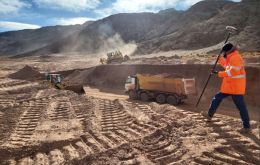 “In the first eleven months of 2022 total mining industry exports reached US$ 4bn, representing a 24,3% increase over the previous year”, points out the IES report