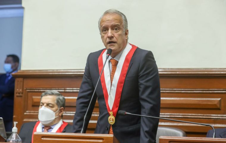 Guerra García insisted Peruvians “missed” former dictator Alberto Fujimori (1990-2000) 