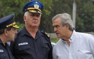 Former director of the National Police, Diego Fernández, with former Minister of the Interior, Jorge Larrañaga. Photo: Presidency
