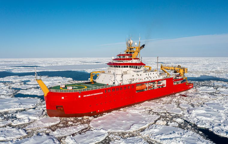 Tierra del Fuego Senator Pablo Daniel Blanco and his peer from Santa Cruz, María Belén Tapia addressed ministers Cafiero and Taiana requesting if they were aware of the UK icebreaker