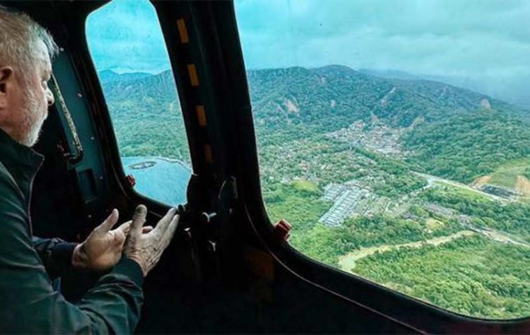 “You will again have a nest to take care of your families,” Lula told evacuees in São Sebastião 