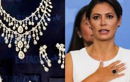 Saudi Arabia gave First Lady Michelle Bolsonaro US$ 3 million worth of jewels right after Petrobras sold them a refinery for US$ 1.8 billion
