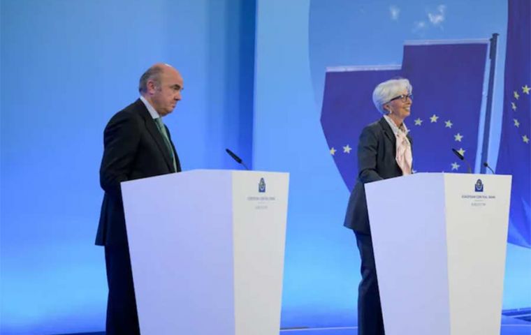  Luis de Guindos  and Christine Lagarde during he Thursday conference in Frankfort  