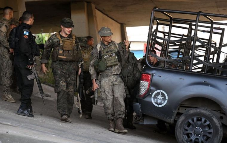 “All our armored vehicles and aircraft received several rifle shots,” he also pointed out, Police Spokesman Fabrício Oliveira told reporters.