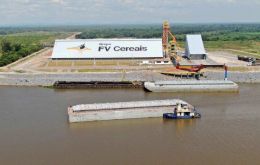 Grain companies in Mato Grosso do Sul estimate a record export of 1.6 million tons of soybeans to Argentina via Porto Murtinho and across the dry border to Concepcion, Paraguay