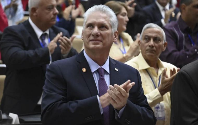 “Cuba defiende el partido único porque está en la raíz de nuestra historia”, dijo Díaz-Canel tras ser reelegido