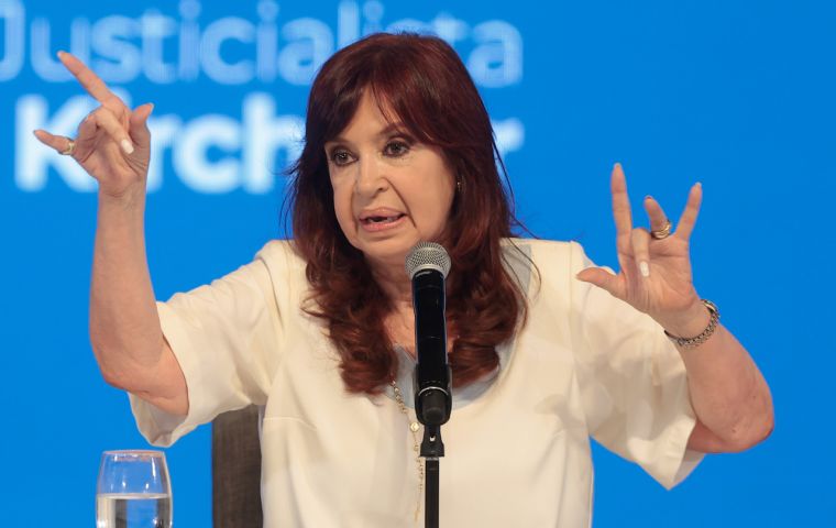 “Inflation does not stop with dollarization,” CFK stressed 