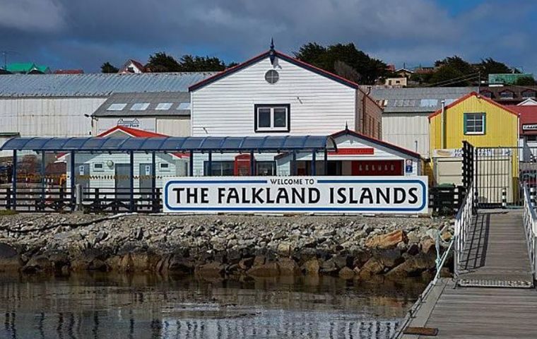 Falklands welcome sign