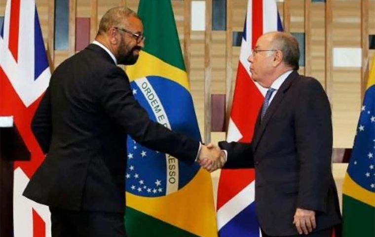 Secretário de Estado James Cleverly.  e Ministro das Relações Exteriores do Brasil, Sr. Mauro Vieira