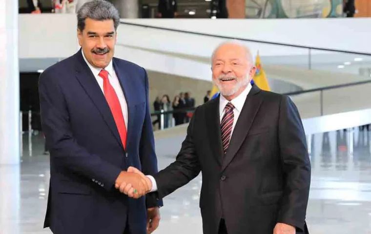 Lula planea promover la desdolarización de las economías sudamericanas durante la cumbre del martes.