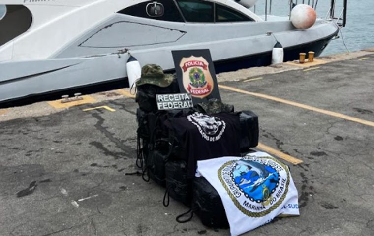 The port of Santos is the largest and busiest of Brazil, and many narcotics gangs are taking advantage of its facilities to smuggle drugs in ships to European ports 