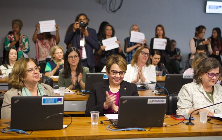 Women in Brazil earn 78% of what men do