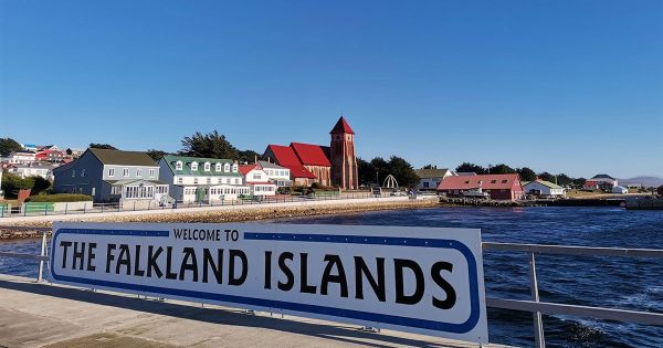 Falklands: with an inflation index of 6,1%, salaries increase in budget of 3%, trigger long debate - Vimarsana News