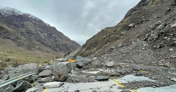 Camiones con destino a Chile quedan atrapados en medio de los Andes por mal tiempo — MercoPress