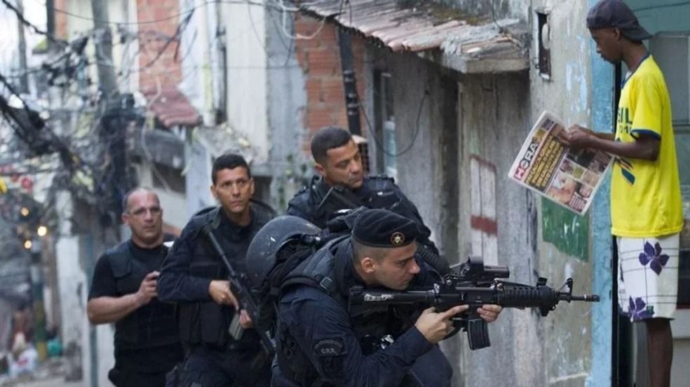 25 Dead After Shootout in Brazil During a Police Raid - The New