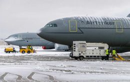 After many hours battling the heavy snowfall and de-icing the aircraft, the airbridge was able to take off safely from the MPA international airport (Pic BFSAI)