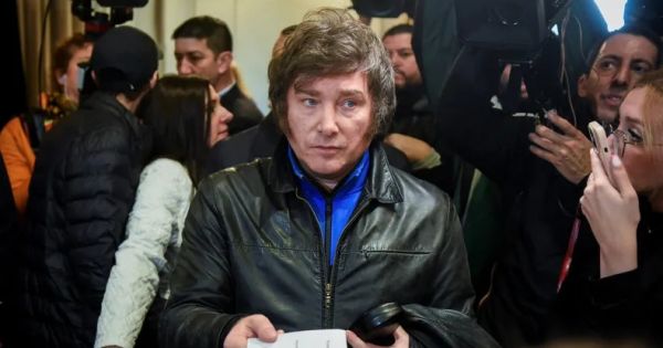 Candidato libertario Javier Milei sobresale en elección argentina — MercoPress