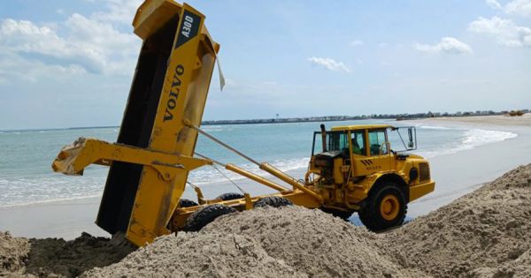 Alarm: dredging industry extracts a million dump trucks of sand from the sea each day, UNEP report - Vimarsana News