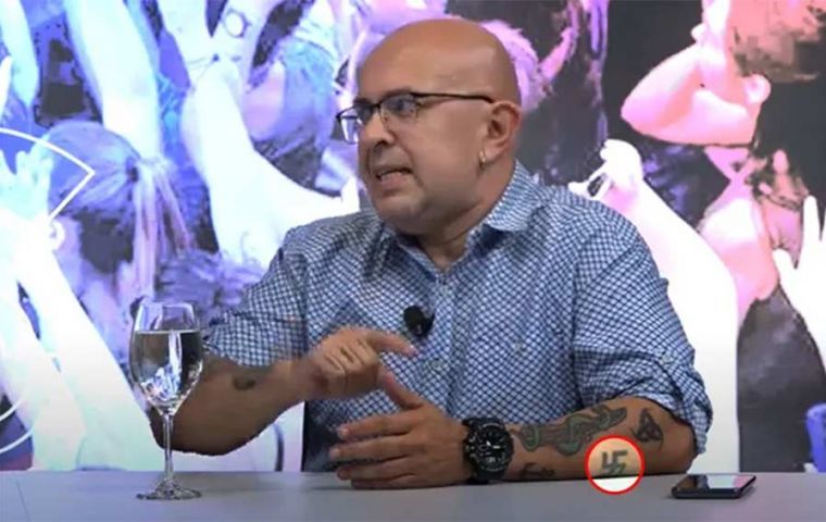 Martínez Miranda made no comments about his tattoo despite numerous requirements from numerous news outlets 