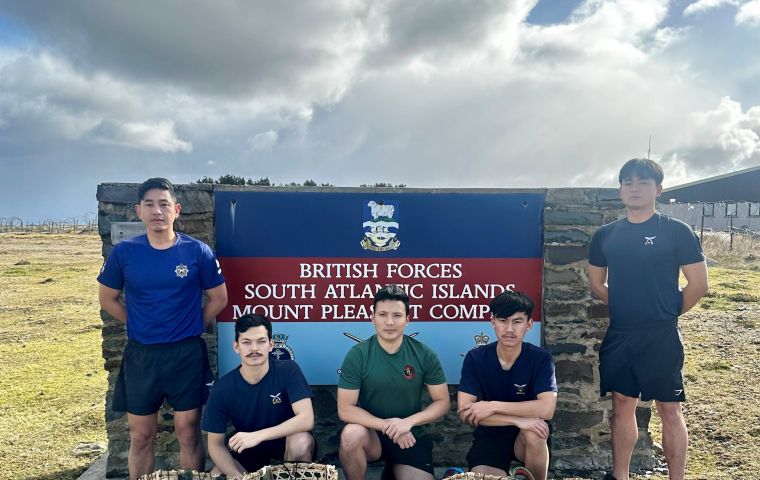 The sixteen participants ran a combined total of 40km, from Mount Pleasant Complex to the Gurkha Memorial near Stanley, carrying a weighted doko basket.