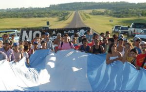 Pickets blocking access to Uruguay
