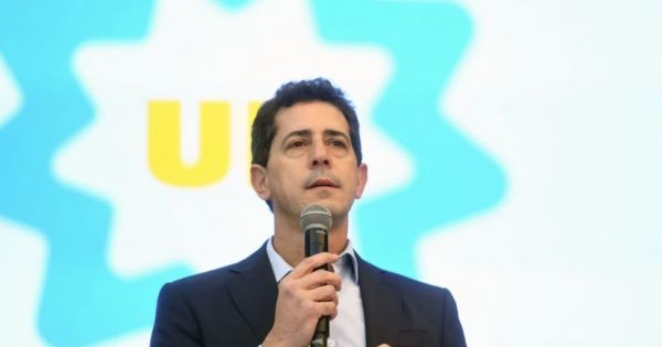 Argentina: Unstoppable "blue" dollar nears AR$ 900 — MercoPress - Vimarsana News